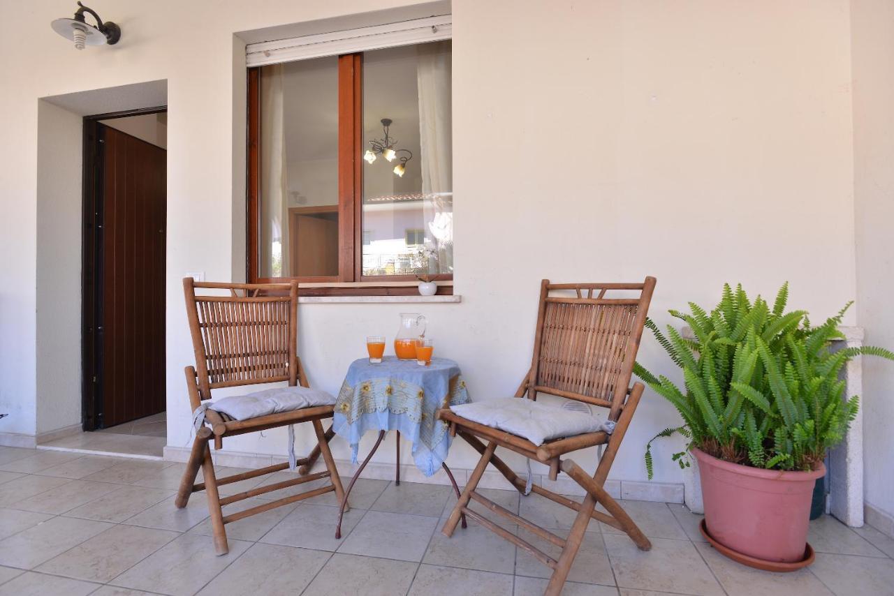 Izzhome Blue Sea Pula Exterior photo